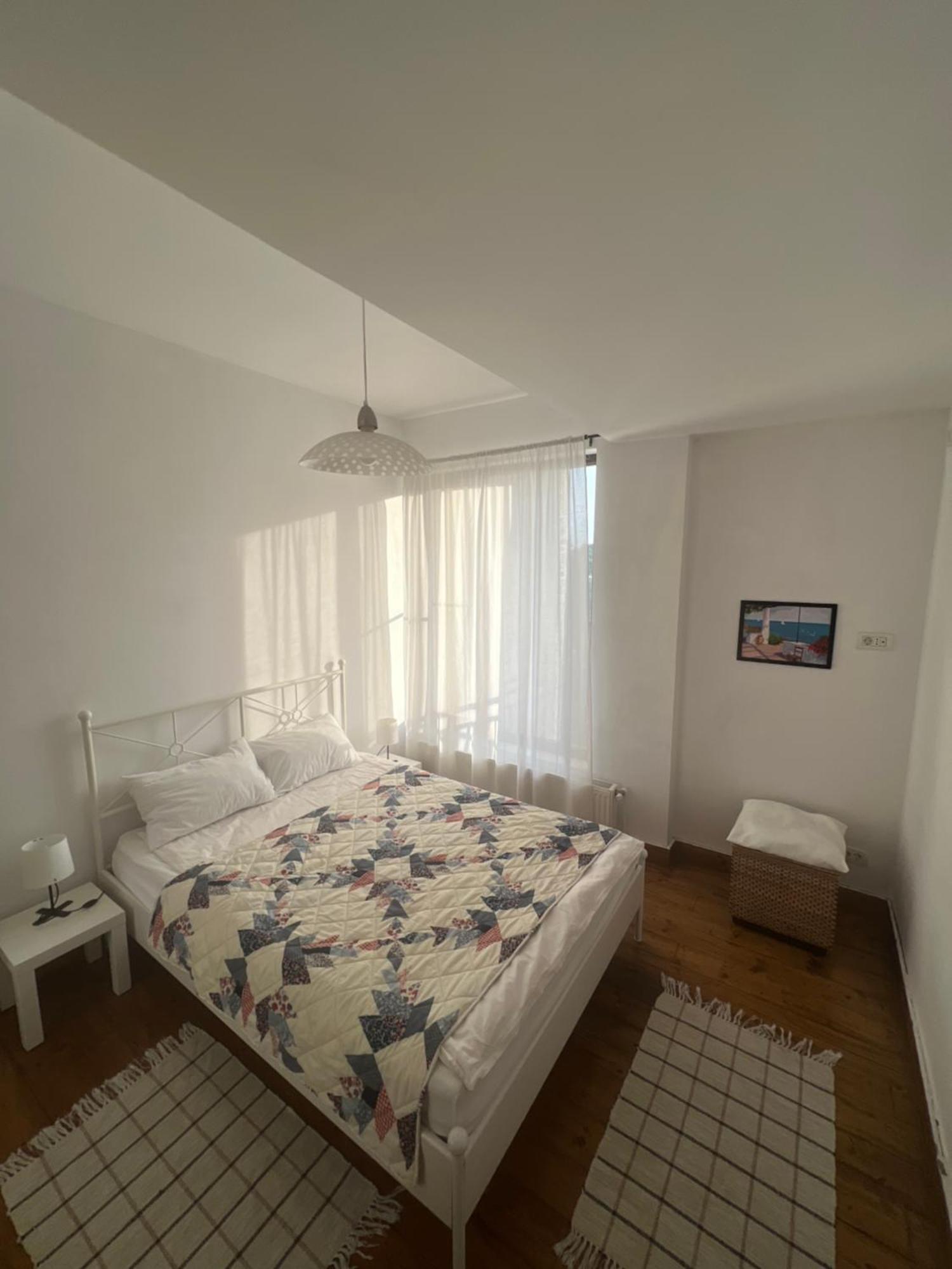 Lovely Apartment In Villa In Bucharest Exterior photo
